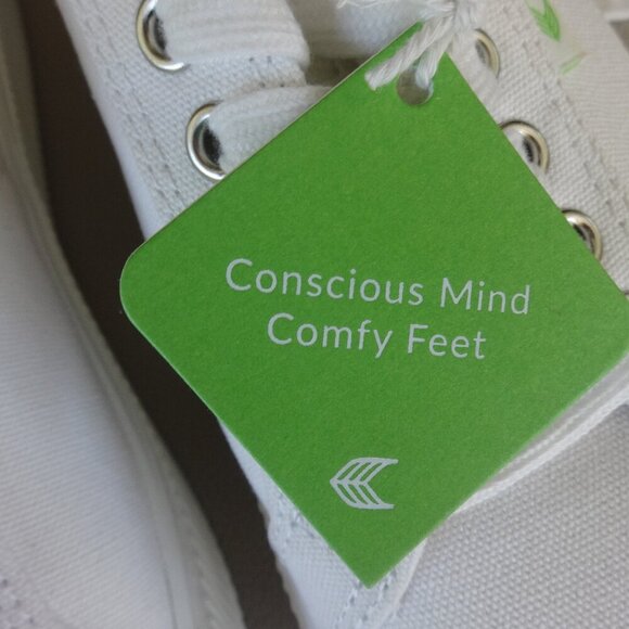 Cariuma  off White sneakers size  W. 10.5, M 9, lace up, cork padded insole, NWT - Picture 12 of 16